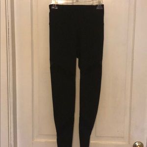 Old Navy Active Leggings w/ mesh detailing